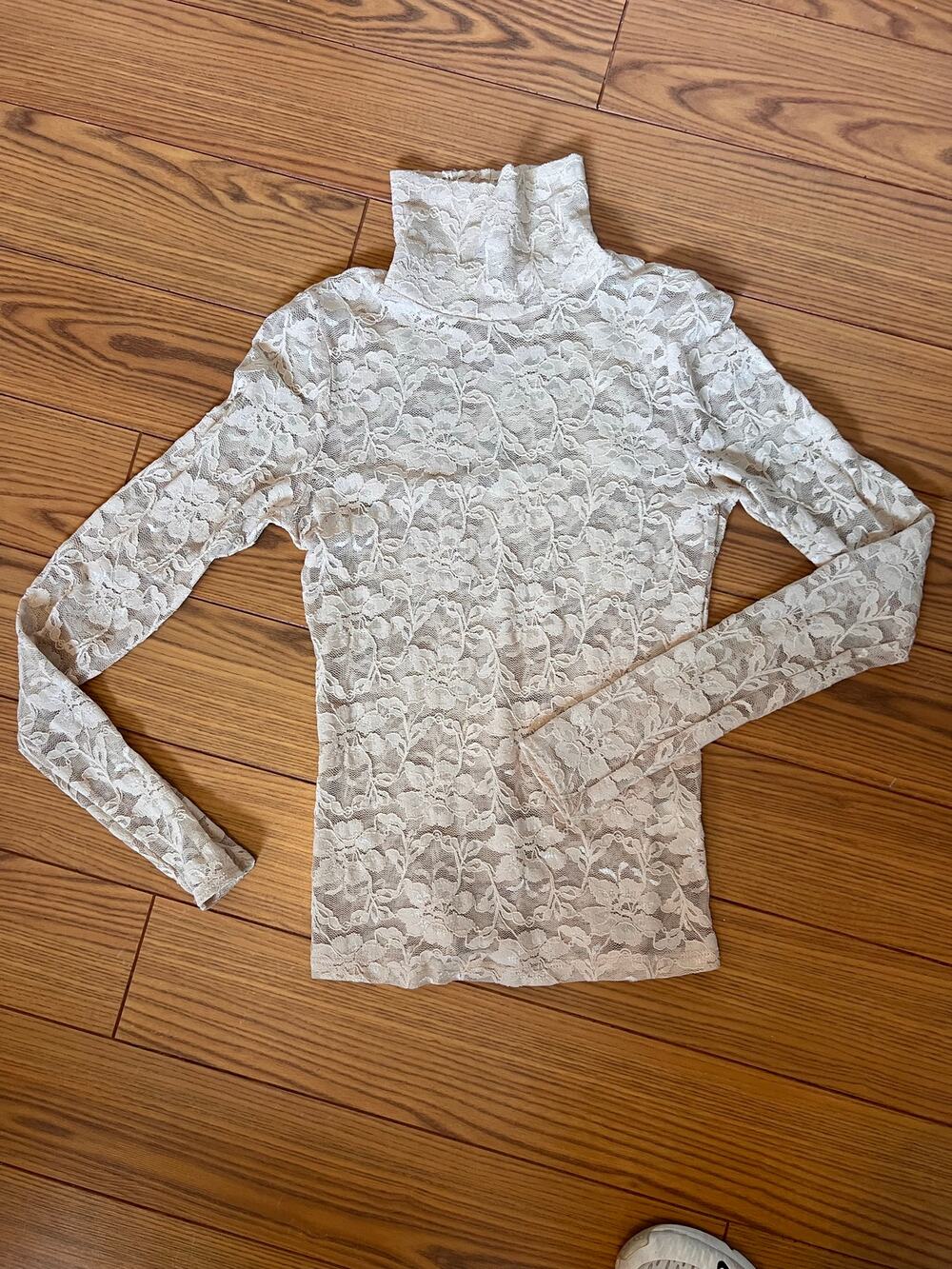 Lacey Stretch Mock Neck Sheer Layering Long Sleeve Forever 21. Medium. Cream